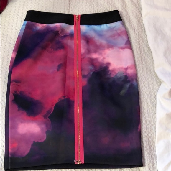 Beautiful Ted Baker Skirt - Picture 2 of 2